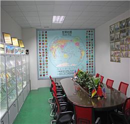 力量威充電寶工廠會(huì)議室