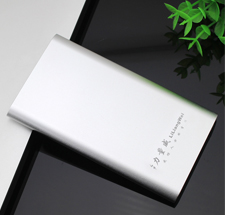 力量威超薄移動電源聚合物品牌安全鋁合金充電寶