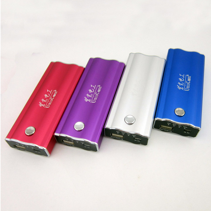 雙LED移動(dòng)電源 鋁殼移動(dòng)電源5600毫安