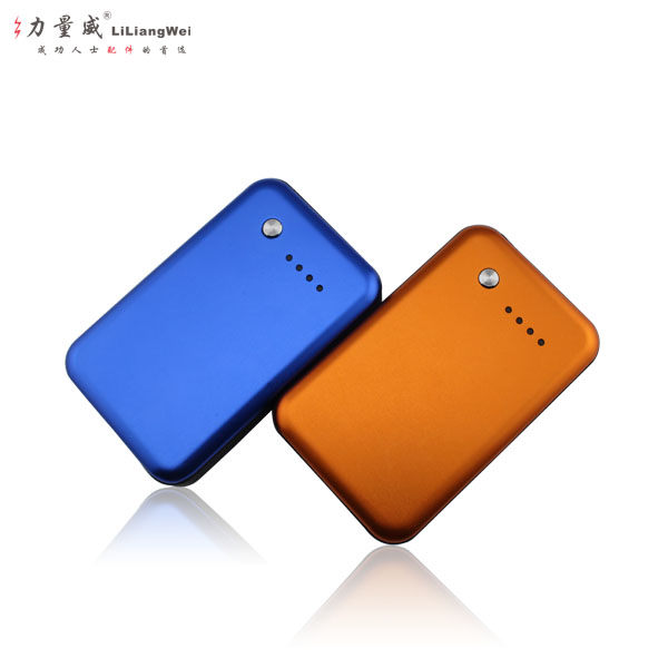 鋁殼移動(dòng)電源6600毫安 移動(dòng)電源定制
